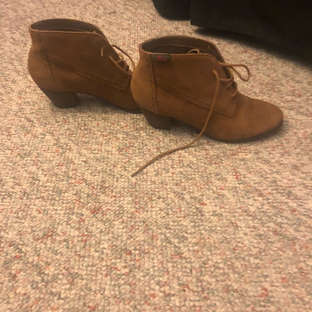 G.H. Bass and Co size 81/2 suede leather booties